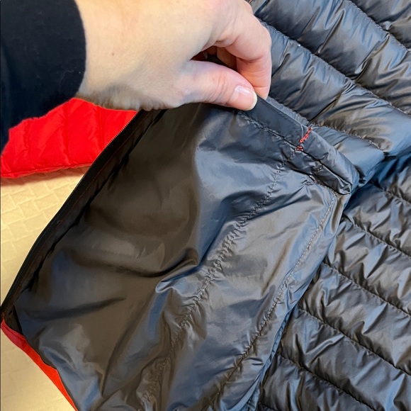 Scandinavian Explorer Down Puffer Jacket, hooded, red w/black details, size XL - Picture 11 of 12